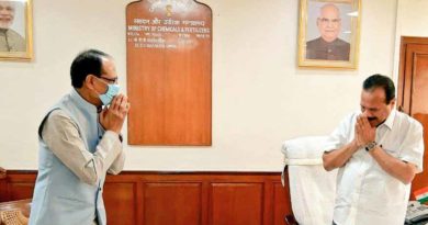 No scarcity of fertilizers across the country: Mr. D. V. Gowda