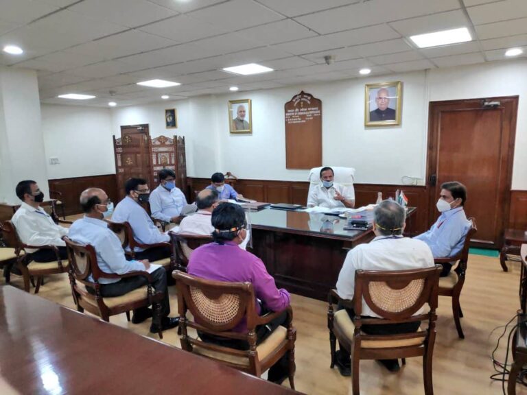 Mr. Gowda asks CMDs of Fertilizer PSUs to gear up for upcoming Rabi season