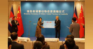 China Donates 200,000 Doses of Cattle Vaccines to Cambodia