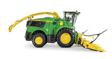 John Deere adds the all-new 18.0L engine to new models of self-propelled forage harvesters