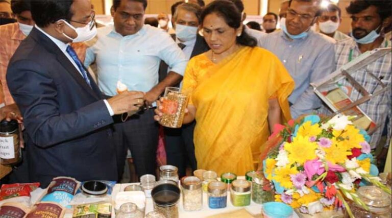 “Exporters Conclave” cum Exhibition inaugurated by Ms. Shobha Karandlaje, Hon'ble Union Minister of State for Agriculture and Farmers Welfare