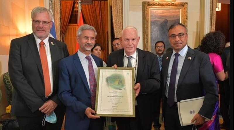 External Affairs Minister Dr Jaishanker congratulates Jain Irrigation Systems Ltd. and NaanDanJain on their contribution towards agriculture
