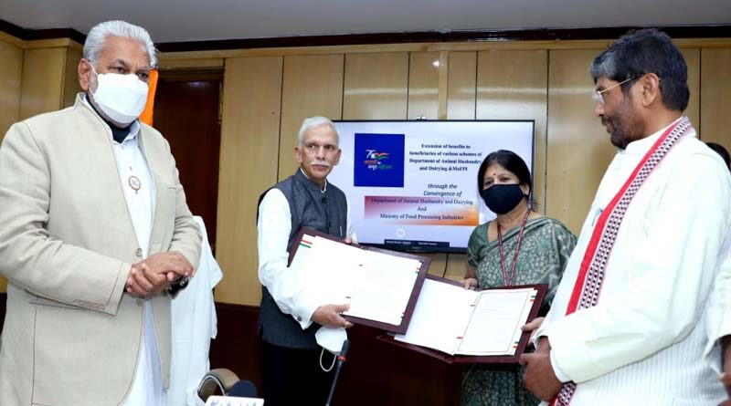 Signing of MoU between Department of Animal husbandry & Dairying (DAHD) &Ministry of Food Processing Industry (MoFPI)