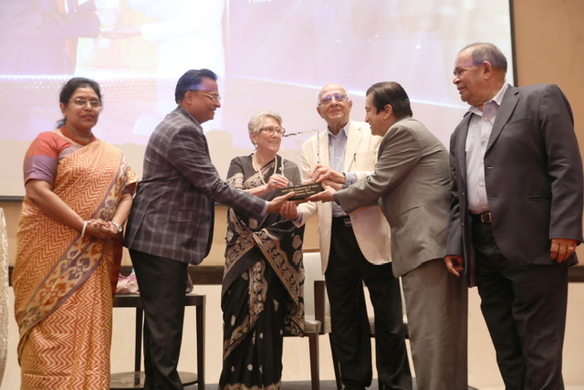 CCFI felicitates Padma Bhushan awardee R D Shroff