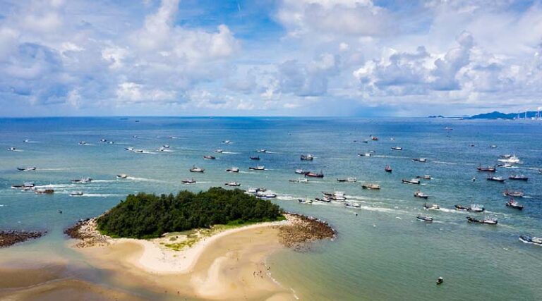 China begins annual summer fishing ban