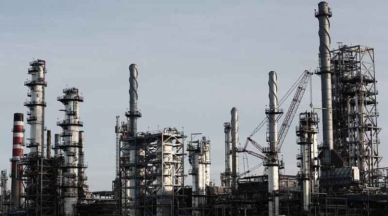 As the rupee falls, Indian agrochemical companies stop purchasing raw materials