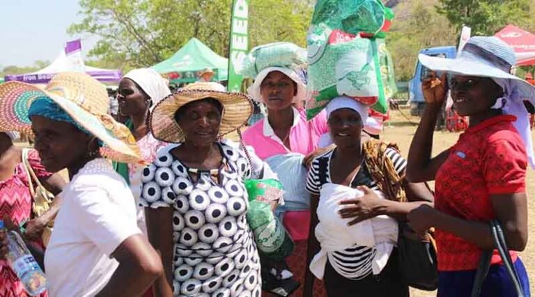 CIMMYT project helps educate farmers in Zimbabwe on seed practices and improved varieties
