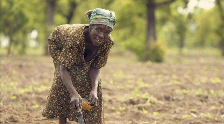 Supporting women farmers by boosting the skills of agricultural advisory services