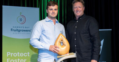 Talented horticulture students and leaders shine in fruitgrower awards