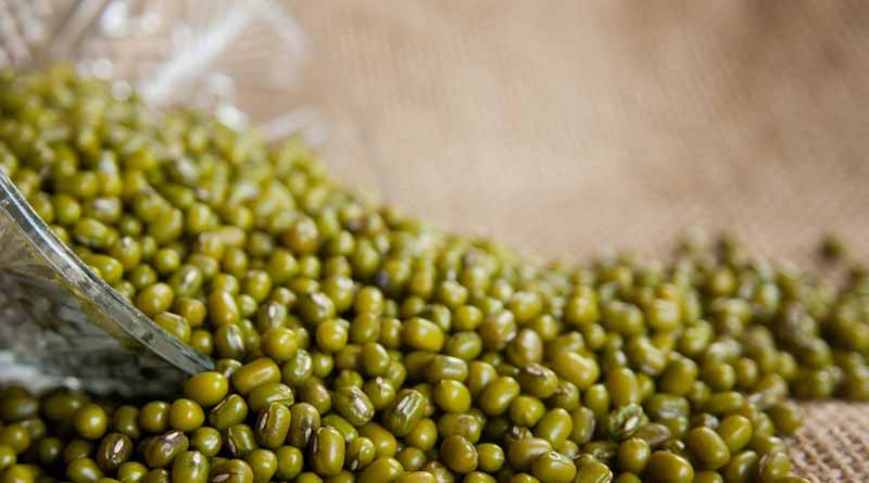 Centre reviews Tur and Urad stock across major growing states