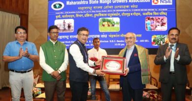 Nadir Godrej honored by Maharashtra State Mango Growers Association