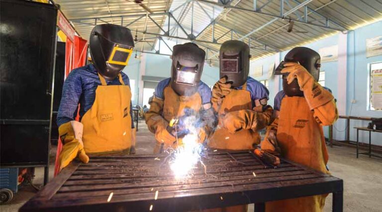 Ambuja Foundation Collaborates with Western Coalfields Ltd to Implement Skill Training Programs in Chandrapur District