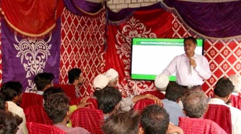 Biocontrol training in Pakistan helps farmers prevent harmful aflatoxins in chillies