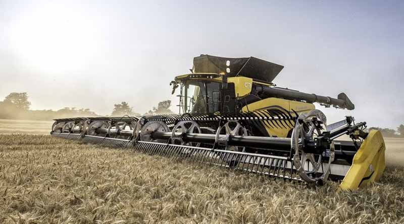 New Holland CR11 and T7.270 Methane Power CNG win Farm Machine Award 2024