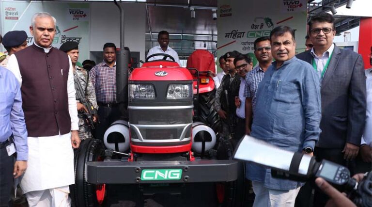 Mahindra unveils CNG Tractor at Agrovision; reduces emission by 70% compared to diesel tractors