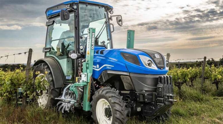 New Comfort Ride™ cab for T4V and T4N vineyard tractors launched at SITEVI 2023