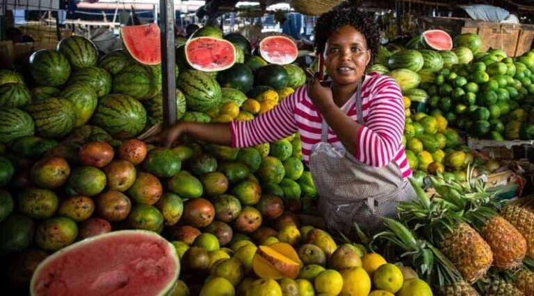 CABI study brief explores effectiveness of farmer groups in promoting safe food production standards