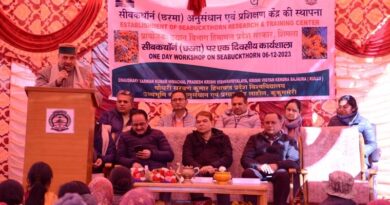Dr. D.K. Vatsa, Vice-Chancellor appreciates hard working farmers of Lahaul