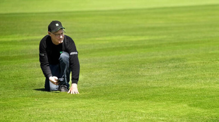 Choose ecomaster for a joined-up approach to turf care and management