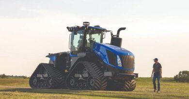 New Holland Reveals T9 SmartTrax™ with PLM Intelligence™ for Model Year 2025