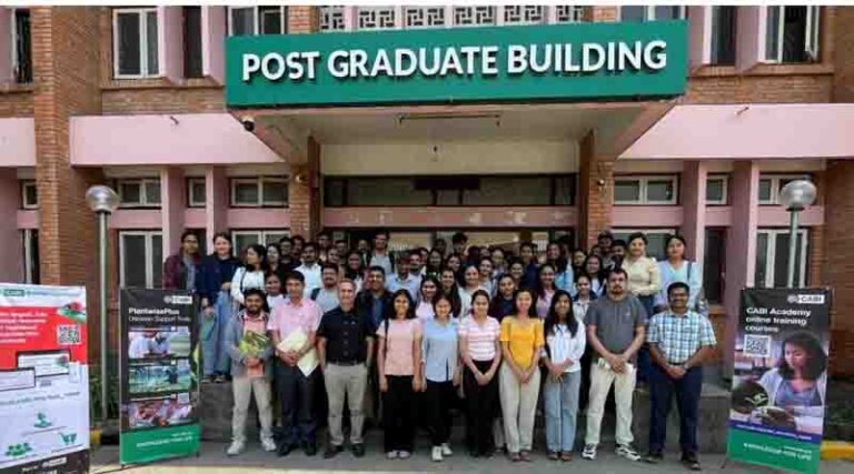 PlantwisePlus digital tools to benefit the next generation of agricultural experts in Nepal