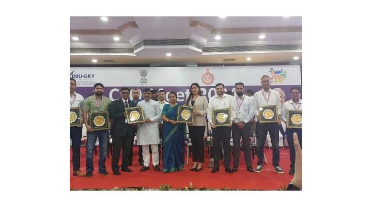 AVPL International Honored with Award of Excellence from HSRLM for Outstanding Performance at CxO Meet