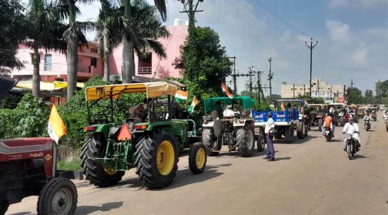 Thousands of Farmers Protest in Harda, Demand Soybean Price Hike to ₹6,000 per Quintal