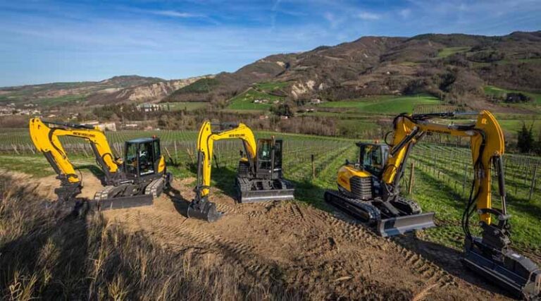 New Holland Expands Light Construction Line With Launch Of New Midi Excavators At EIMA 2024