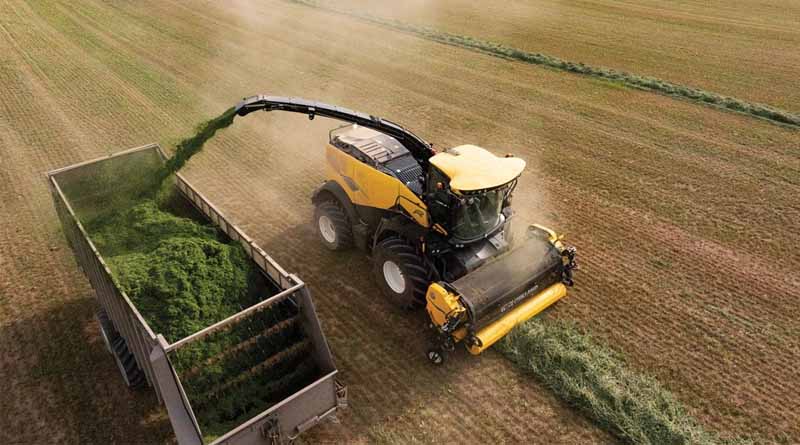 New Crop Blockage Prevention Tech, Customizable Steering And More for FR Forage Cruiser Self-propelled Forage Harvesters