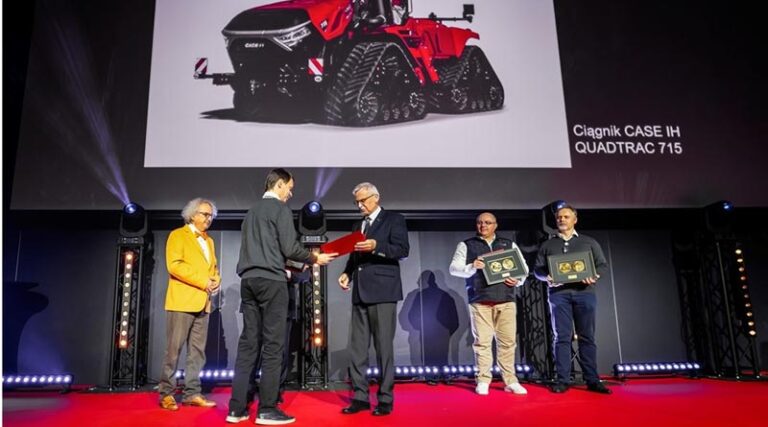Efficiency And Ergonomics Win Top Polish Prize For Case IH Quadtrac 715