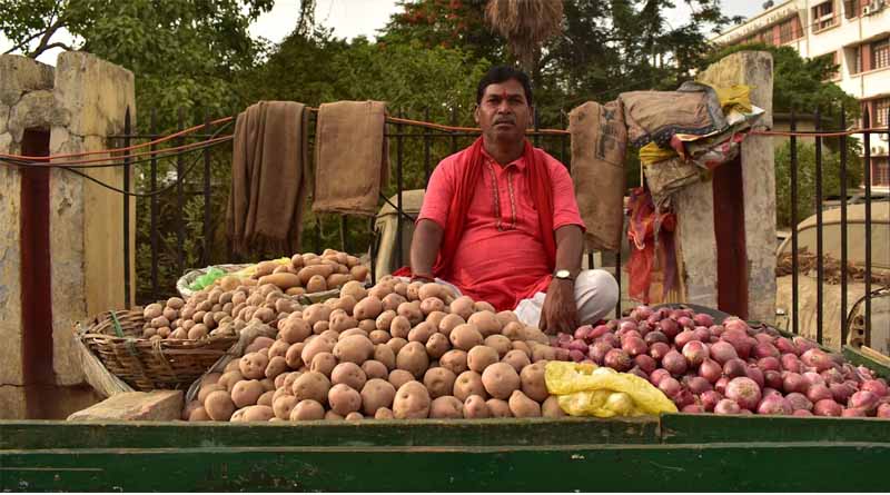 West Bengal Potato Farmers Struggle with Low Prices Amidst Record Harvest