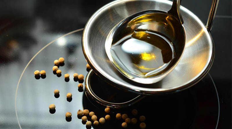 From Frying Pans to Foreign Drains: How Is Oil Eating Into India's Health & Wealth?