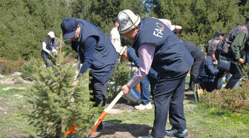 In Kyrgyzstan, Director-general Plants Seedlings, Opens Photo Exhibit And Visits Agricultural Facilities
