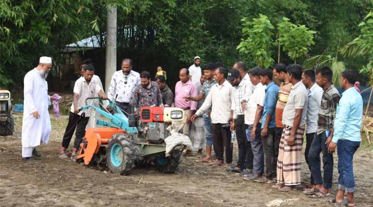 Training On Mechanized Direct-seeded Rice (DSR) For Precision Sowing Empowers Local Service Providers In Nilphamari, Bangladesh