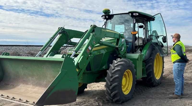 Customers React To John Deere’s New Electric Tractor Prototype