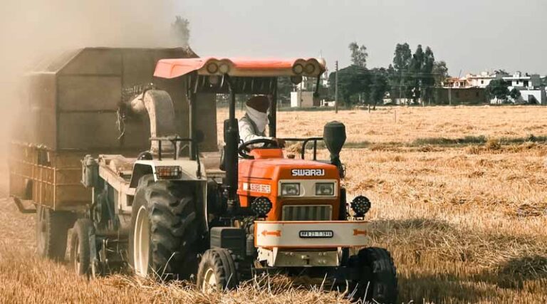 Mahindra & Swaraj Strengthen Grip in FY25 Tractor Market Report