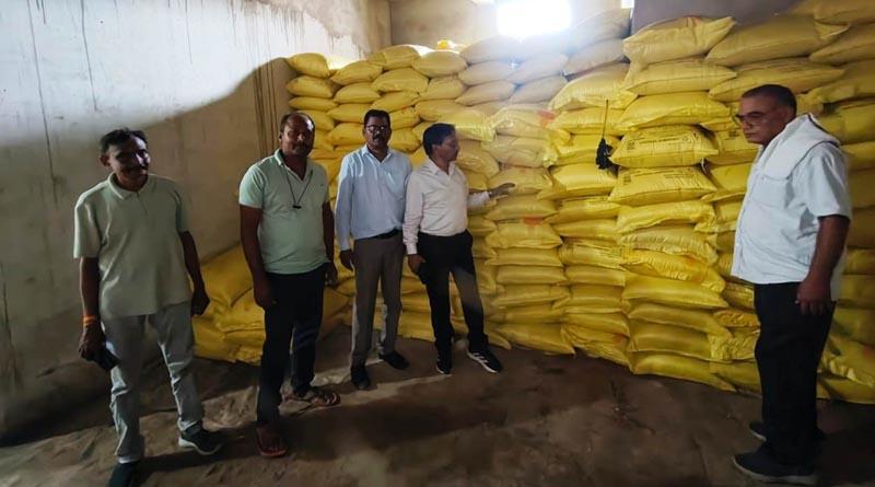 Strong Action in Chhattisgarh Against Fertilizer and Seed Black Marketing: Notices Issued to 3 Dealers, License Suspended for One