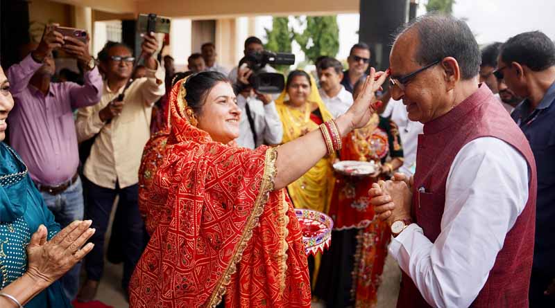 Union Agriculture Minister Mr. Shivraj Singh Chouhan Interacts With Lakhpati Didis In Gujarat Today