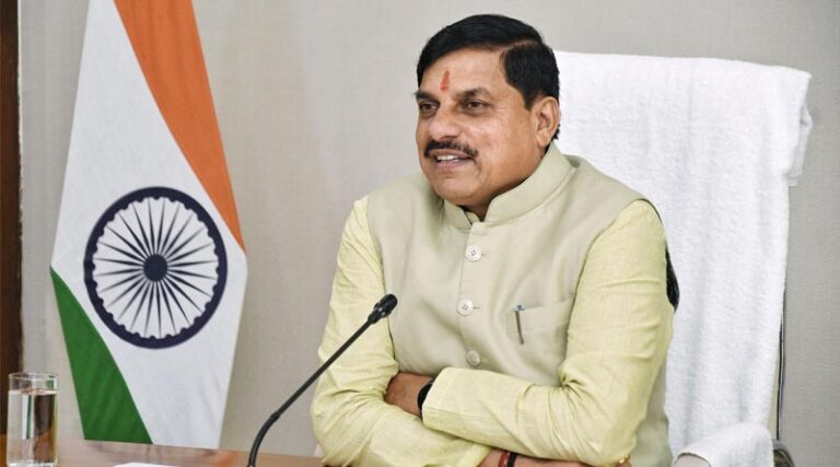 Madhya Pradesh Farmers to Get Fertilizers Delivered at Home, CM Mohan Yadav Directs Officials to Explore Home Delivery System