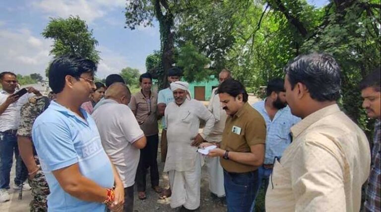 Major Action Against Fertilizer Theft in Madhya Pradesh, 180 Bags Seized on Bhind-Gwalior Highway