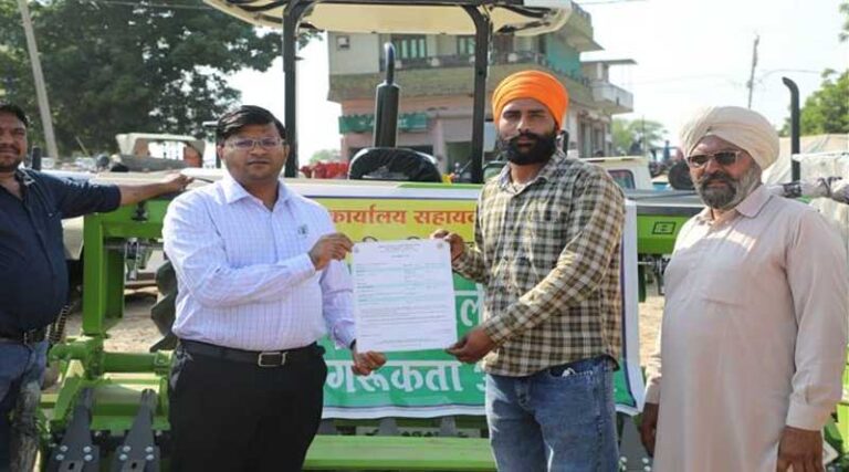 Government Support Helps Farmers in Central India Adopt Super Seeder Technology