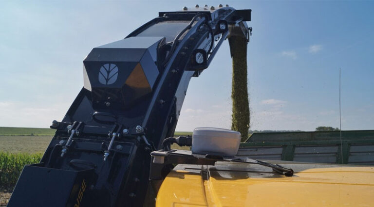 New Holland wins two Silver Medals in Agritechnica Innovation Awards for Corn Header Automation and ForageCam™