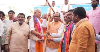 Union Minister Mr. Shivraj Singh Chouhan held a ‘Gram Chaupal’ in village Dumri Khurd of Gorakhpur