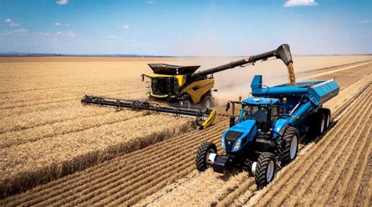New Holland CR10 ‘monster in the paddock’ debuts at Dalby