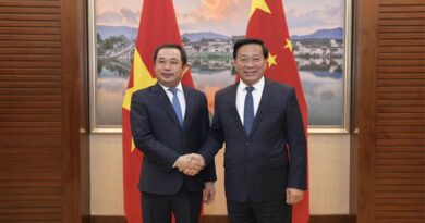 Minister Han Meets with Vietnamese Counterpart and Co-Chairs Bilateral Agriculture Meeting