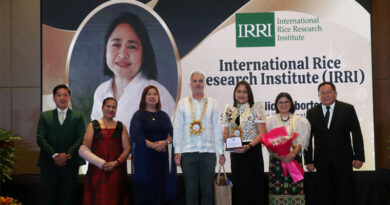 IRRI Receives PAGASA Wind Vane Award for Advancing Climate-informed Agriculture