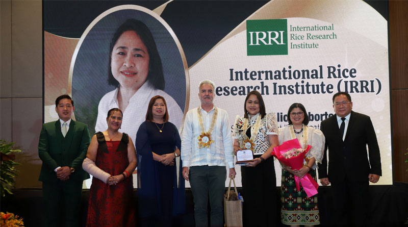 IRRI Receives PAGASA Wind Vane Award for Advancing Climate-informed Agriculture