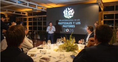 In Uruguay, FAO Director-general Lauds Country’s Stability And Spirit Of Innovation In Address To Senior Livestock Sector Representatives