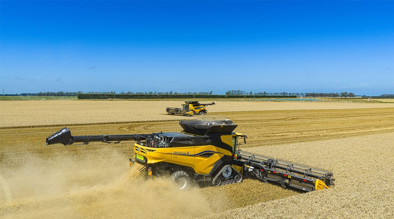 Fairfield Farms Upgrades to New Holland CR11 Combines After Wet, Tough Trial Season