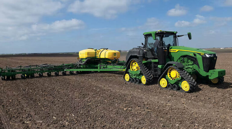 John Deere Expands Enhanced Operator Experience Across MY27 8 Series (250-410 hp) Tractor Lineup